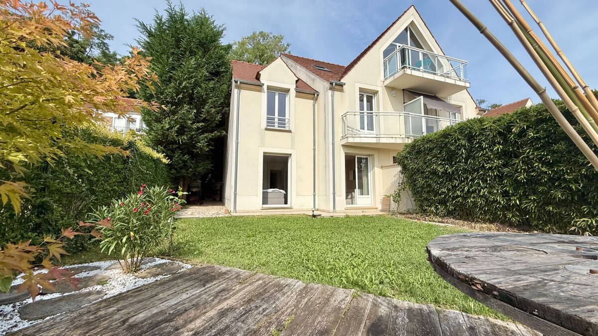 Appartement à CORBEIL-ESSONNES