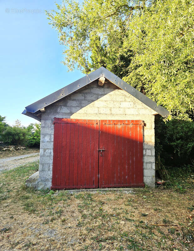 Maison rénovée avec grand jardin aménagé et garage, située dans le centre ville de Baraqueville - photo 28
