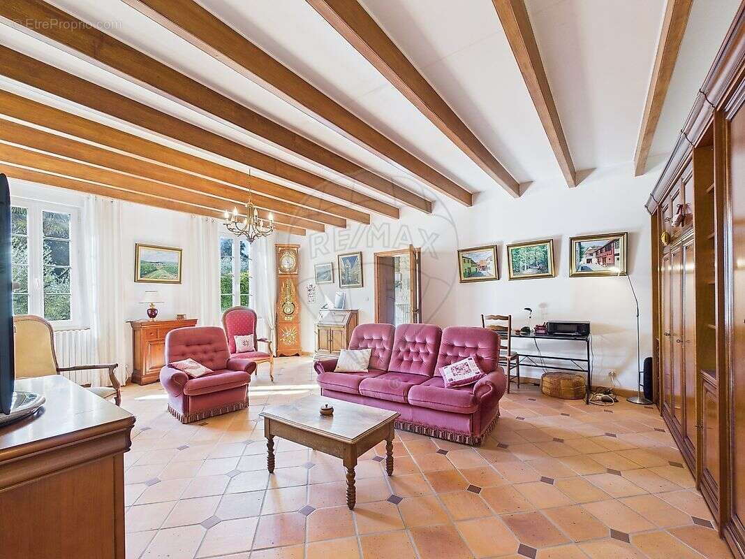 Maison à LA CLISSE