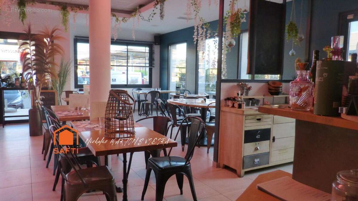 Photo 4 - Commerce à LA CALMETTE