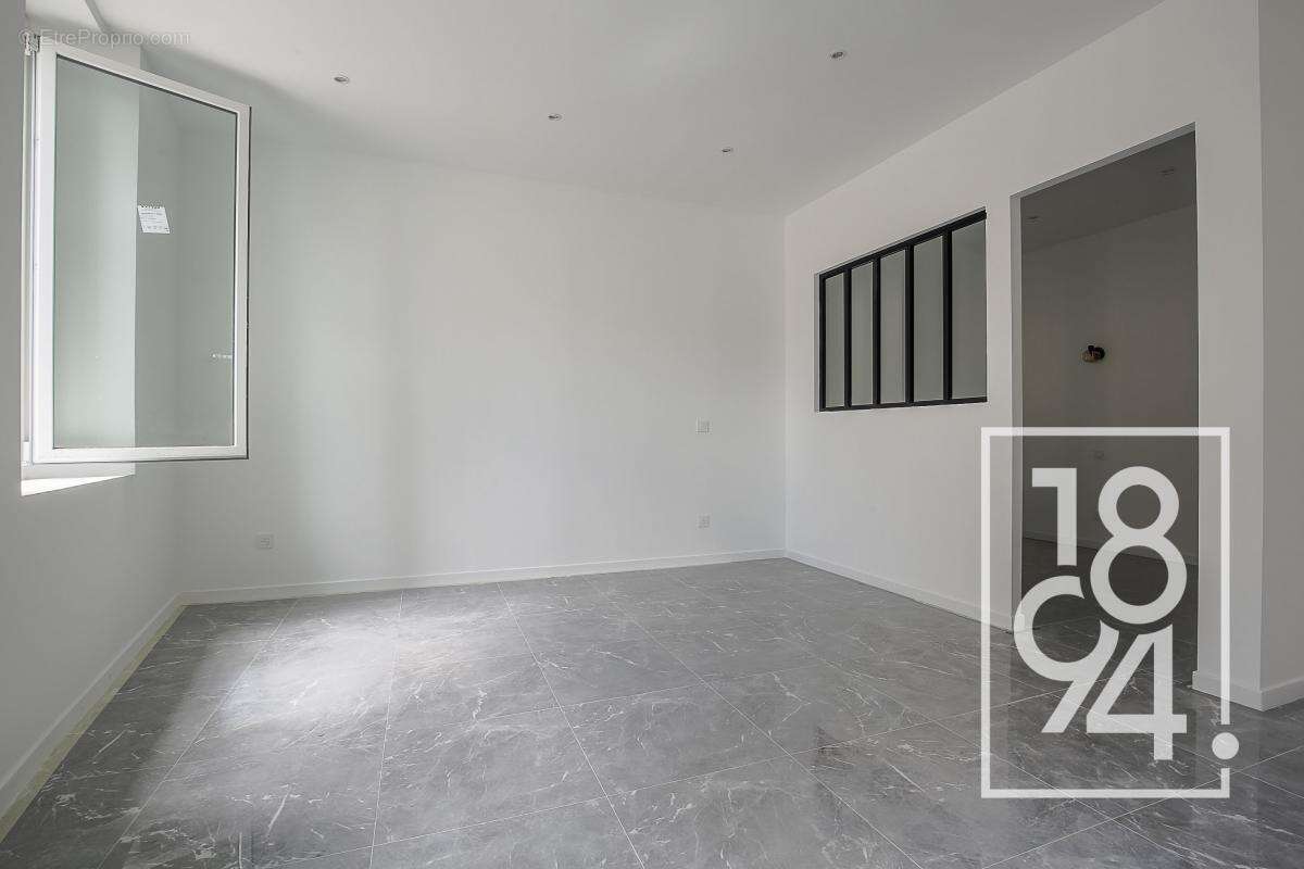 Appartement à MARSEILLE-3E