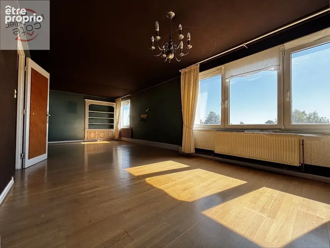 Appartement à EU