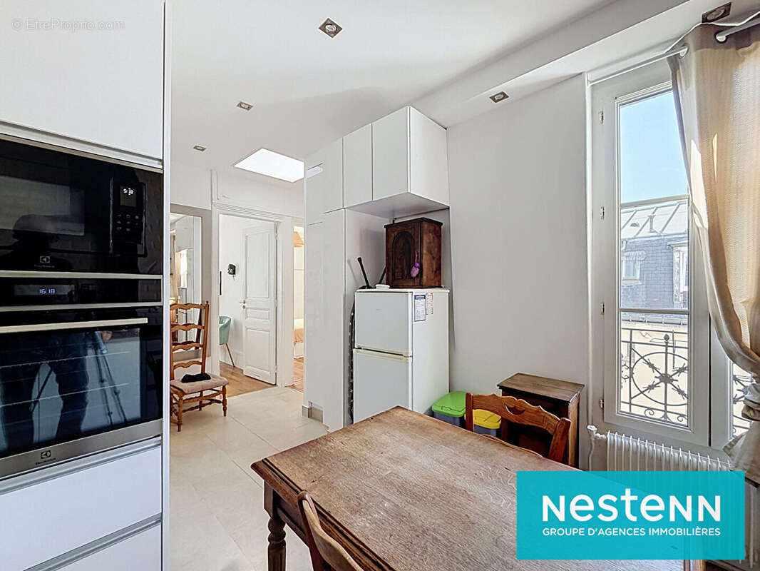 Appartement à PARIS-17E