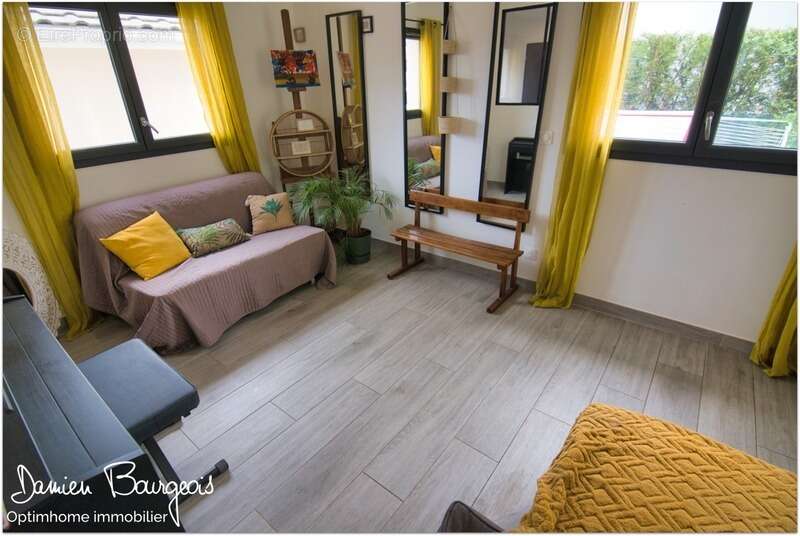 Maison à SAINT-GENIS-POUILLY