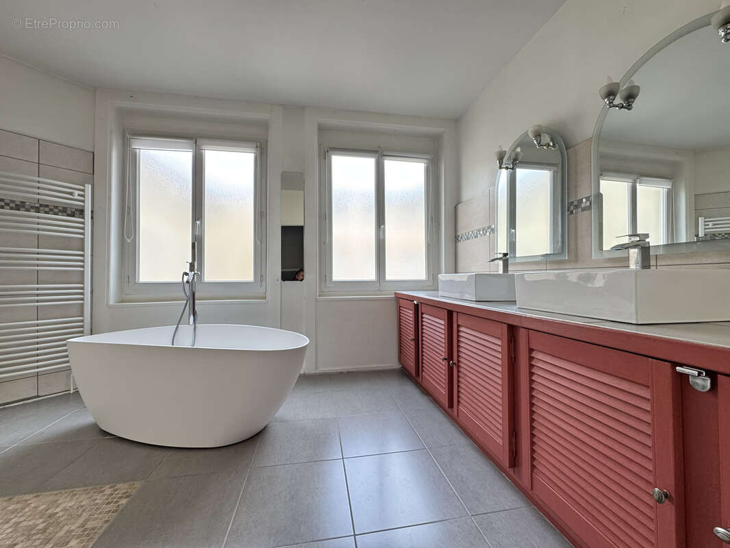 Appartement à SAINT-ETIENNE