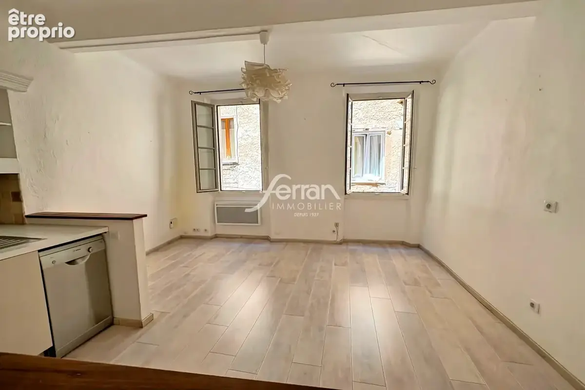 Maison 100 m² à Callas  - photo 4
