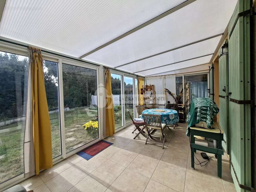 Maison à FONTVIEILLE