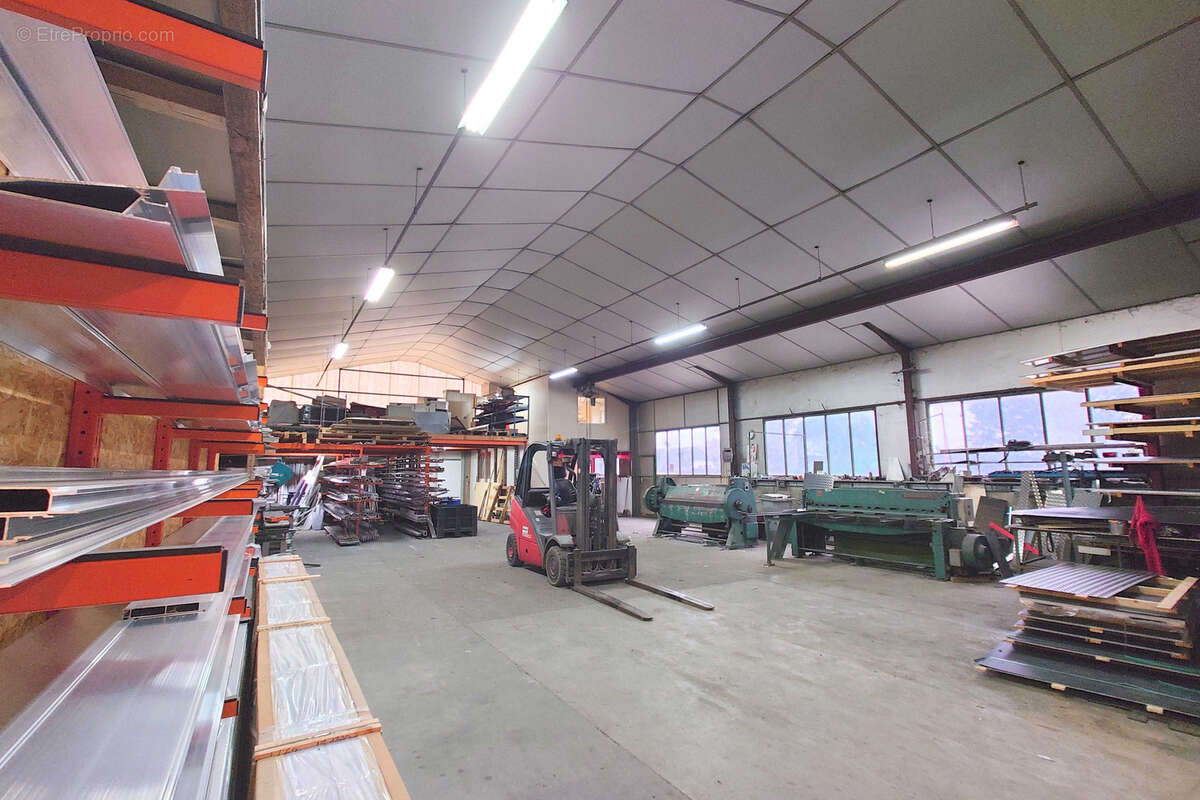 Commerce à MALEVILLE