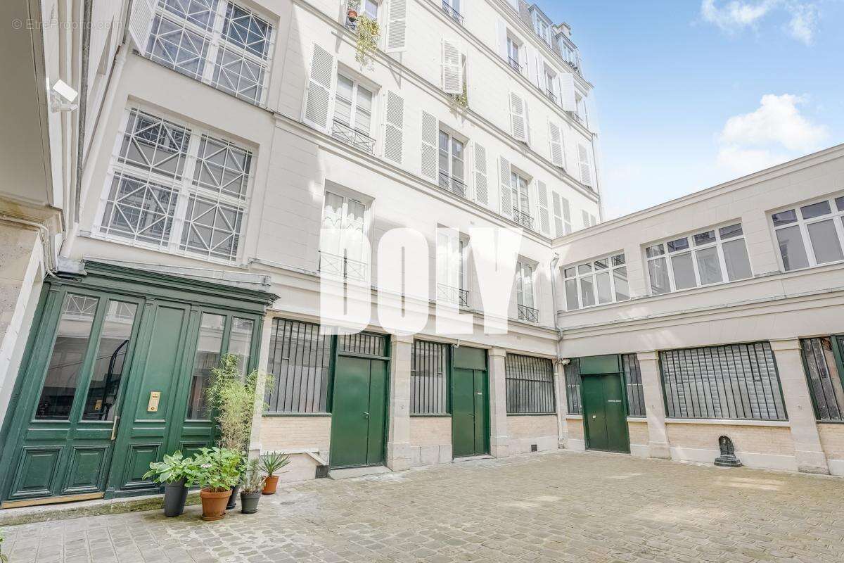 Appartement à PARIS-10E