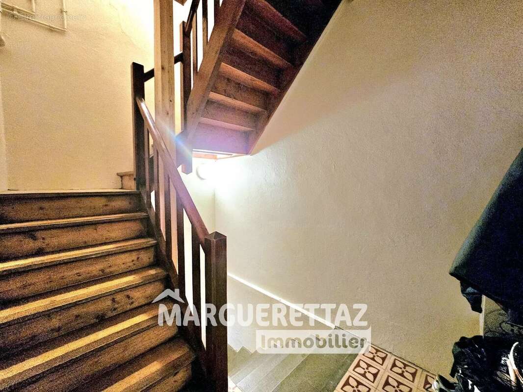 Appartement à BONNE