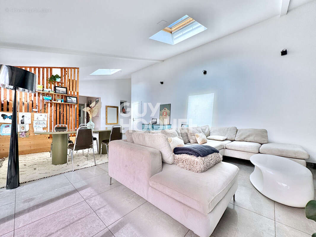 Maison rénovée avec dépendance, garage et fort potentiel d'évolution - photo 3