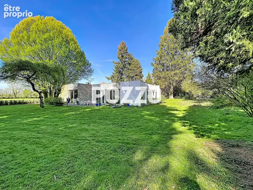 A Vendre_ Secteur Pont-l'Évêque ? Demeure de 250 m² avec piscine chauffée au calme absolu - photo 16