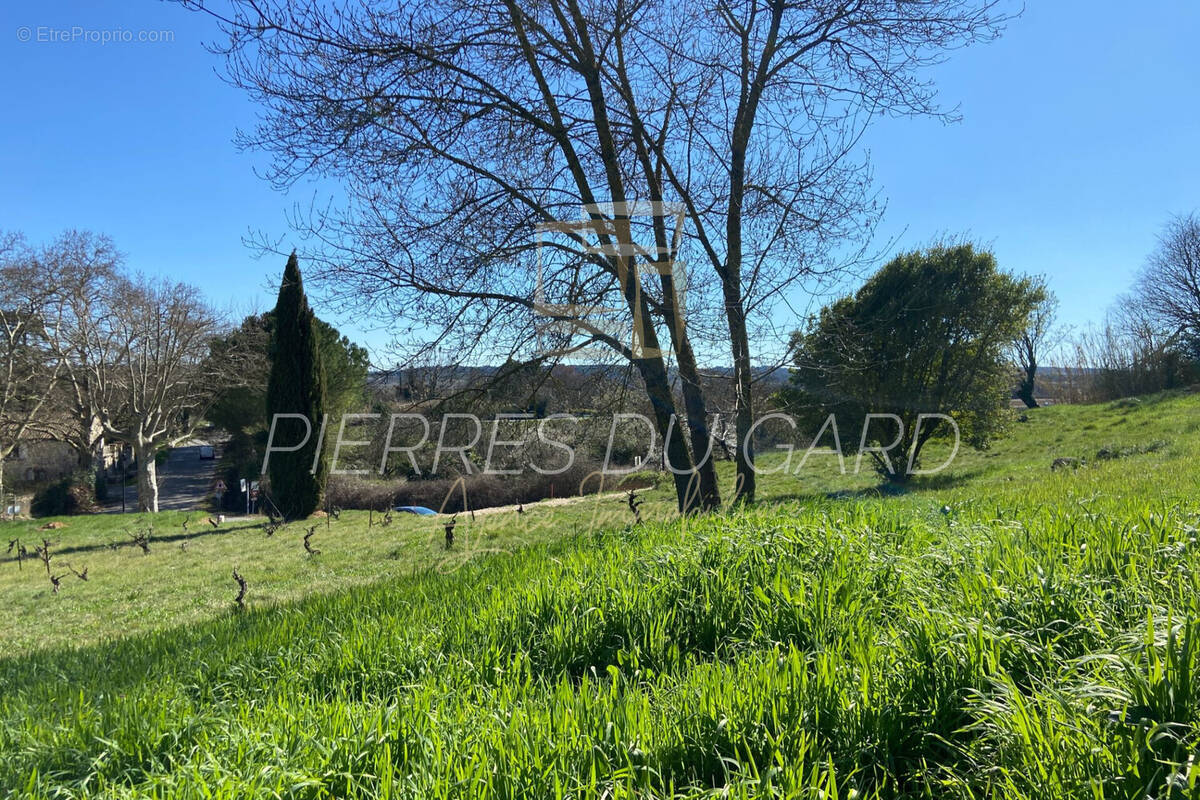 Terrain à LA ROUVIERE