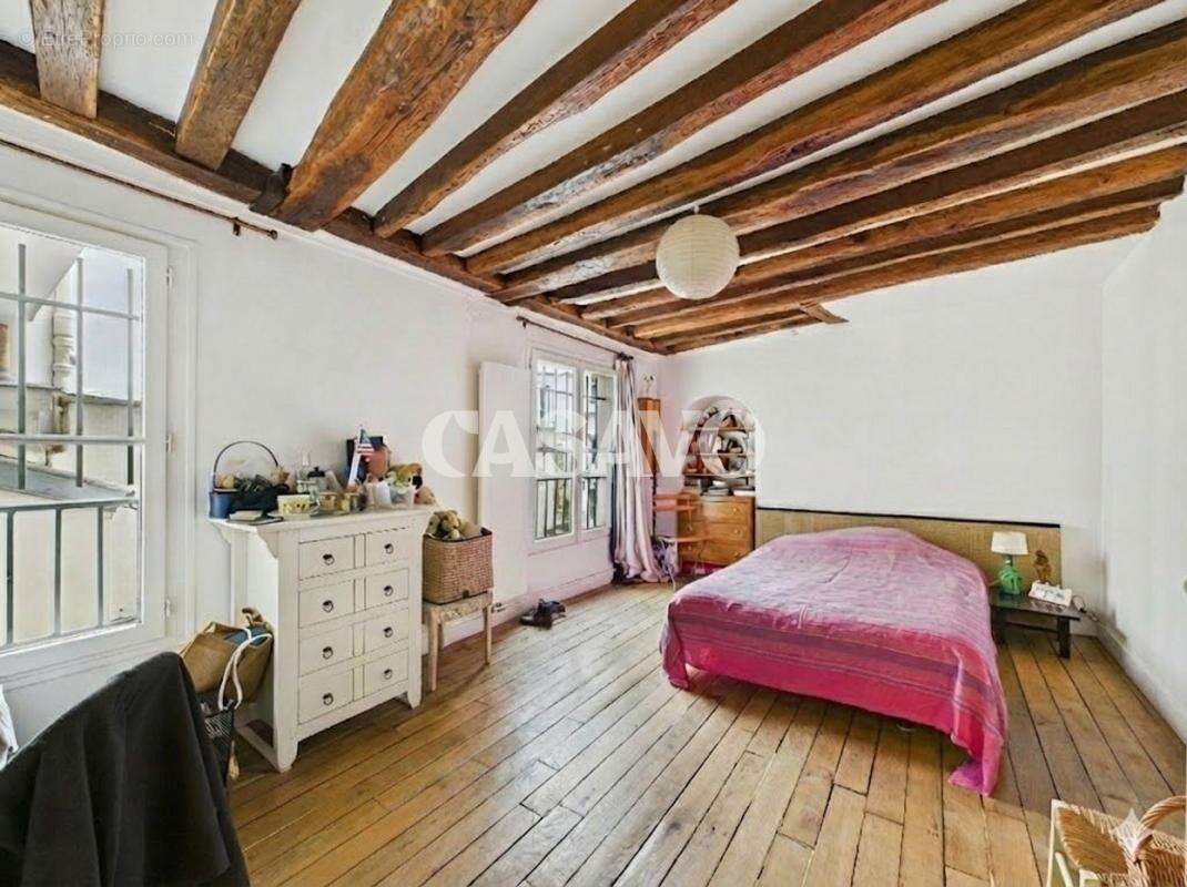 Appartement à PARIS-3E