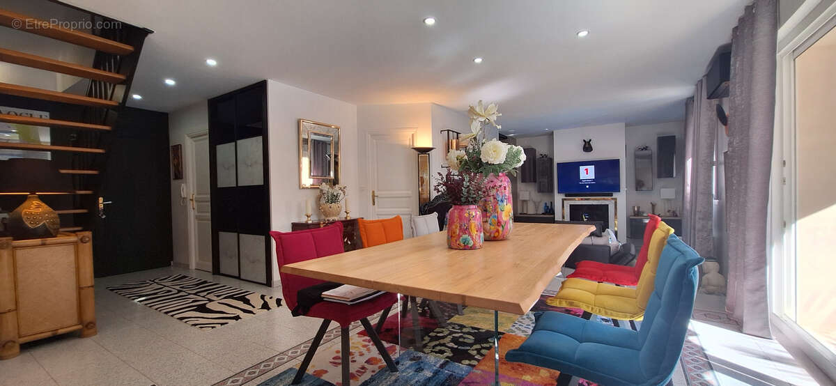 Maison 163m2 environ, 6 chambres,terrain de 1027 m2 arbore, avec sa piscine sans vis a vis. coup de coeur - photo 11