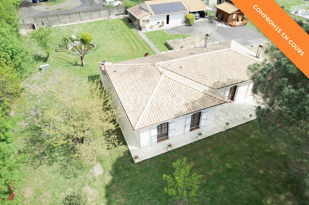 Maison à AMBES