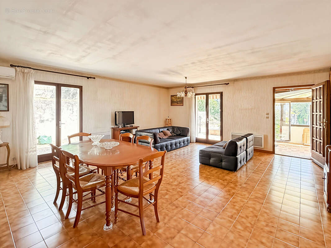 A VENDRE EN EXCLUSIVITÉ Maison T4 de 110 m² sur une belle parcelle de 1015 m² secteur des Aubagnens 13190 Allauch - photo 6