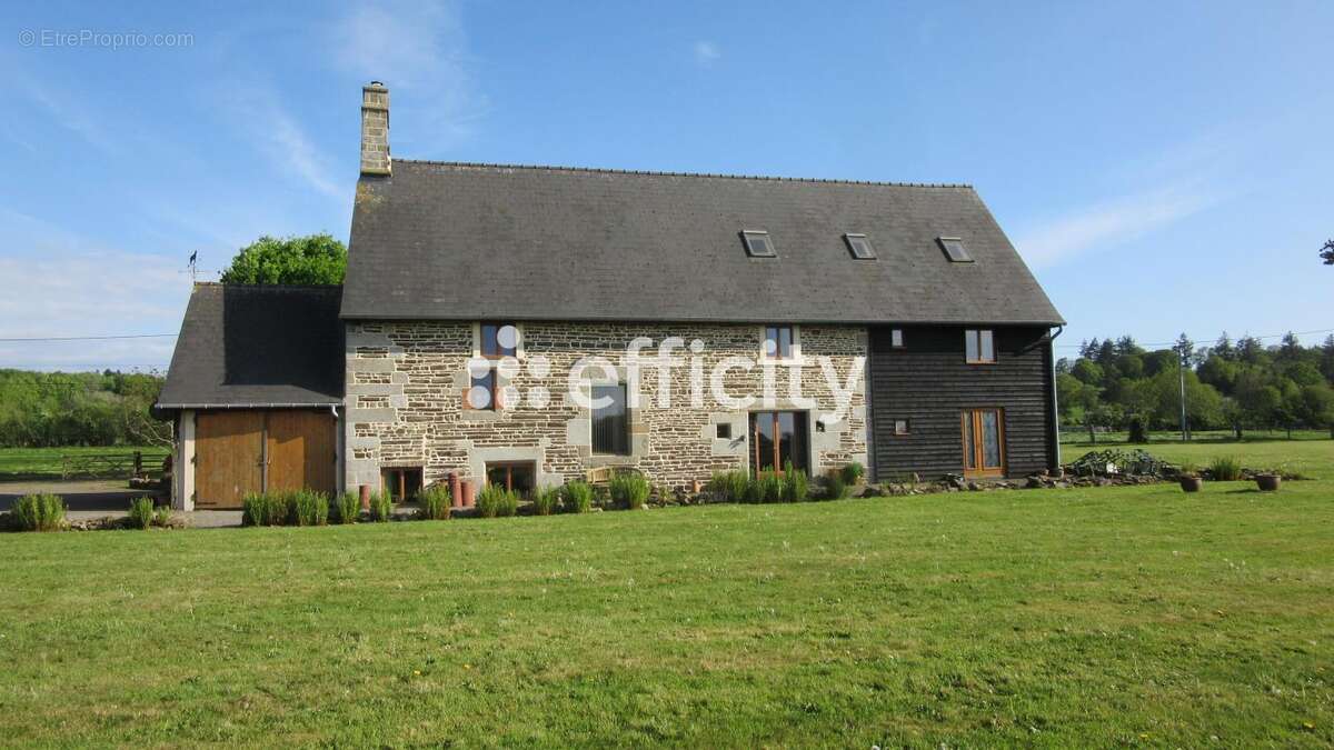 Maison à SAINT-SEVER-CALVADOS