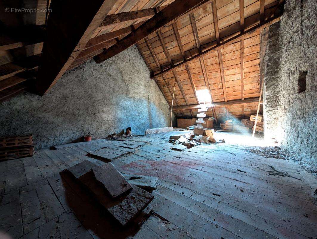 Maison à VILLECOMTAL