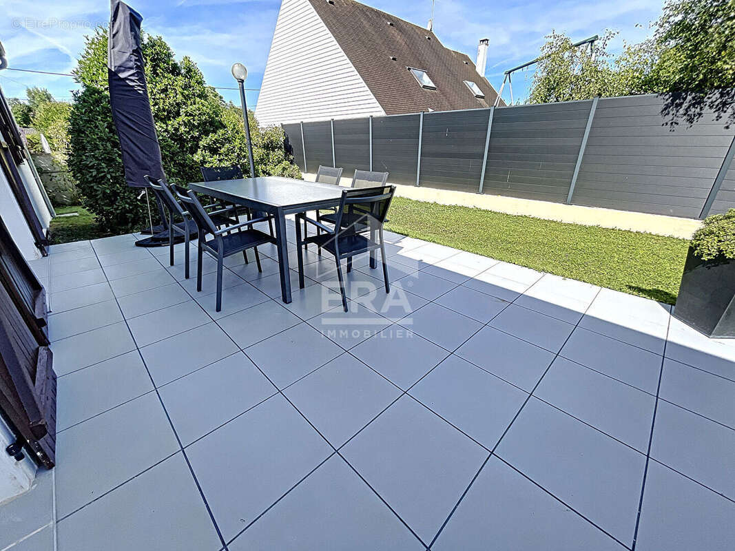 Maison à CHAUMONTEL