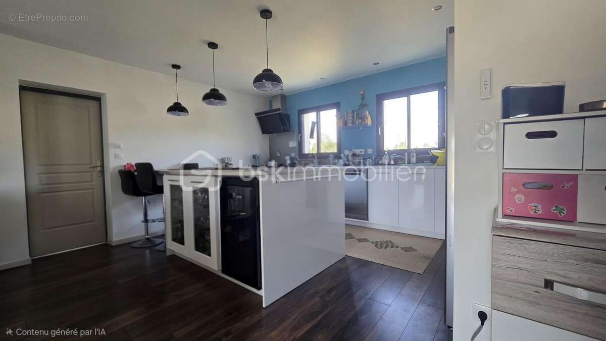 Maison spacieuse de 2019, lumineuse, quatre chambres, bureau, garage, grand terrain agricole - photo 4
