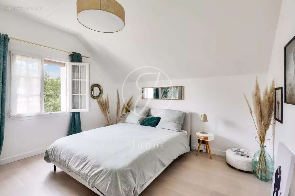 Maison à LE VESINET