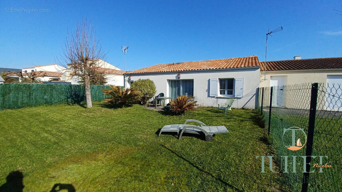 Maison à LES MATHES