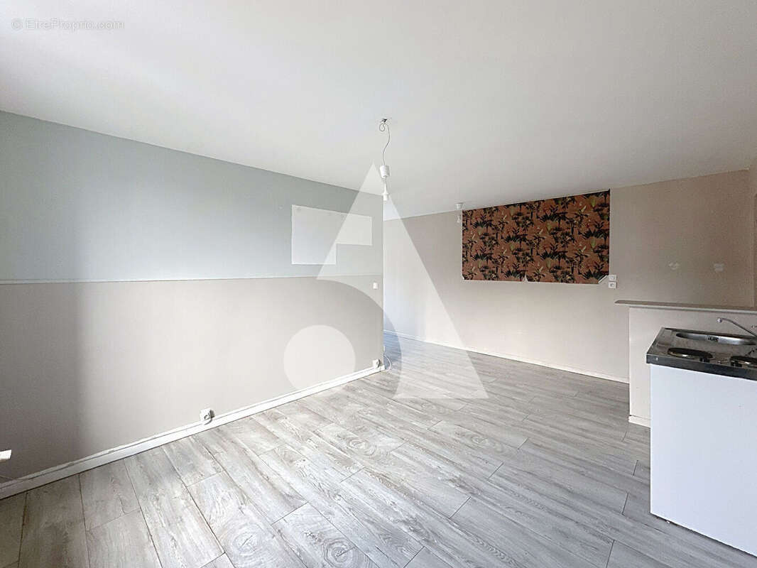 Appartement à CRESPIN