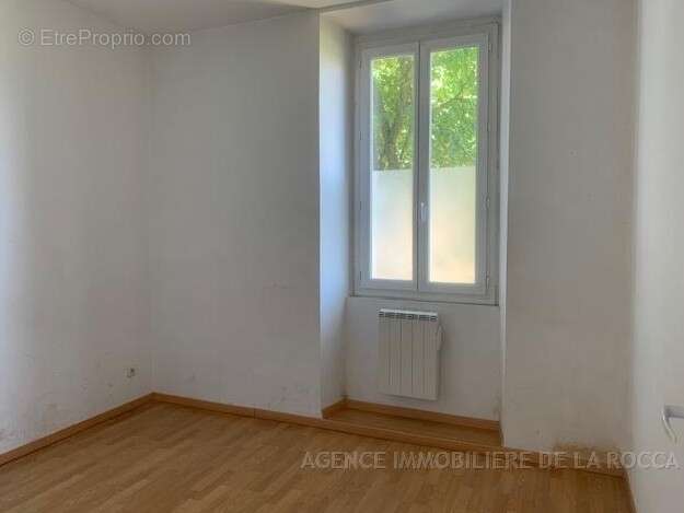 Commerce 63 m² à Sartene  - photo 4