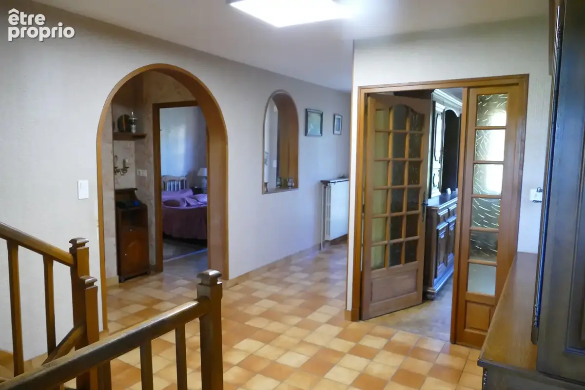 Maison 6 chambres avec 4600m2 de jardin, grand sous-sol, possibilité de vie en plain-pied (Calvinet-Puycapel, 15) - photo 9