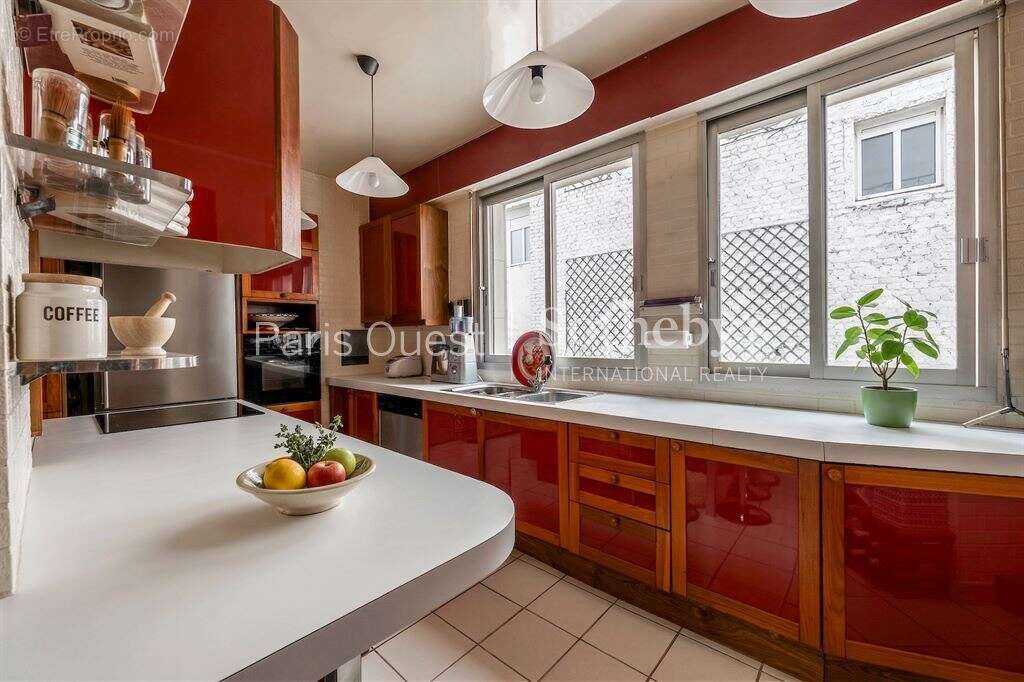 Appartement à NEUILLY-SUR-SEINE