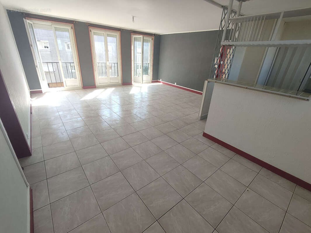 Appartement à SAINT-JEAN-DE-BRAYE