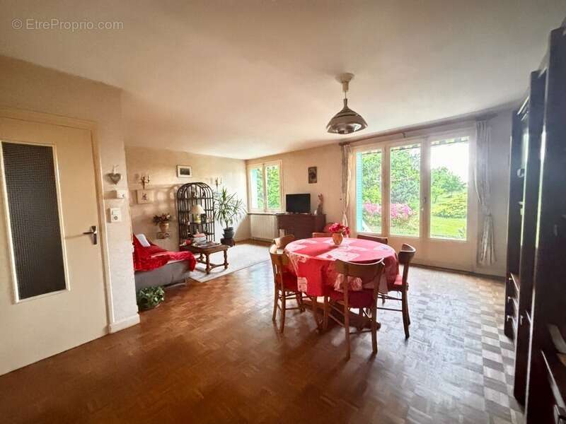 Maison à CUISERY
