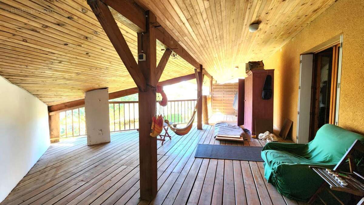 Ensemble immobilier 443m² - grange 200m² - terrain 1291m² - photo 7