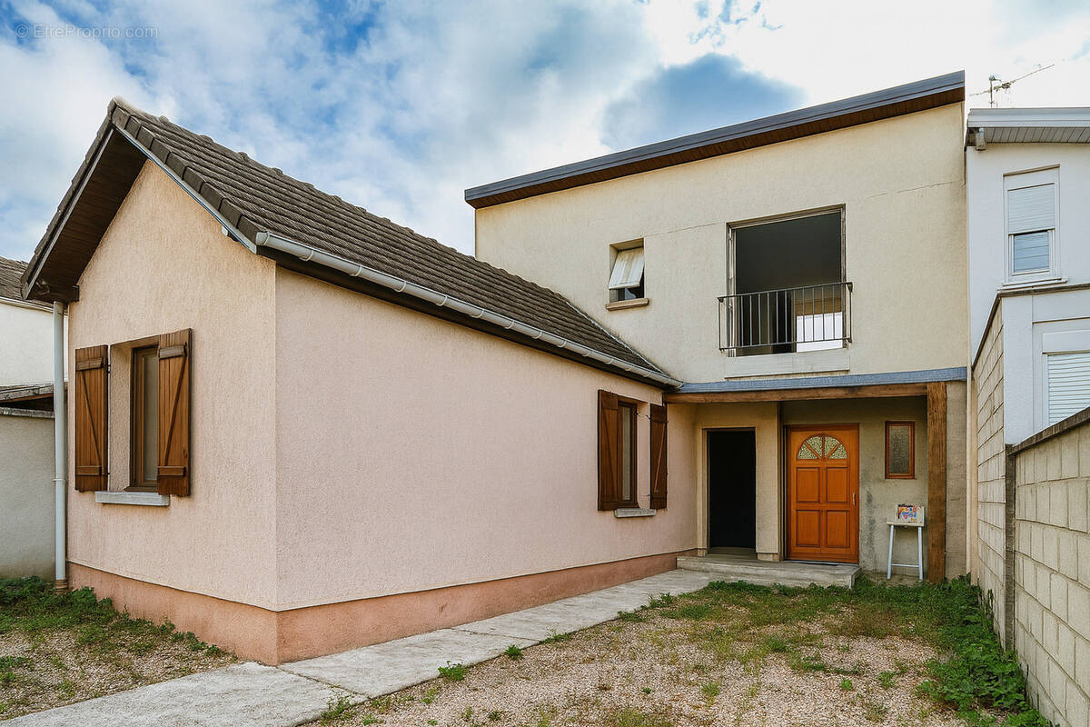 Maison à LE BLANC-MESNIL