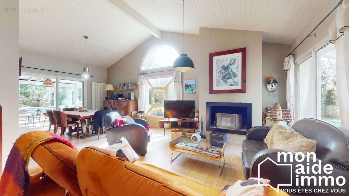 Maison à VILLENAVE-D'ORNON