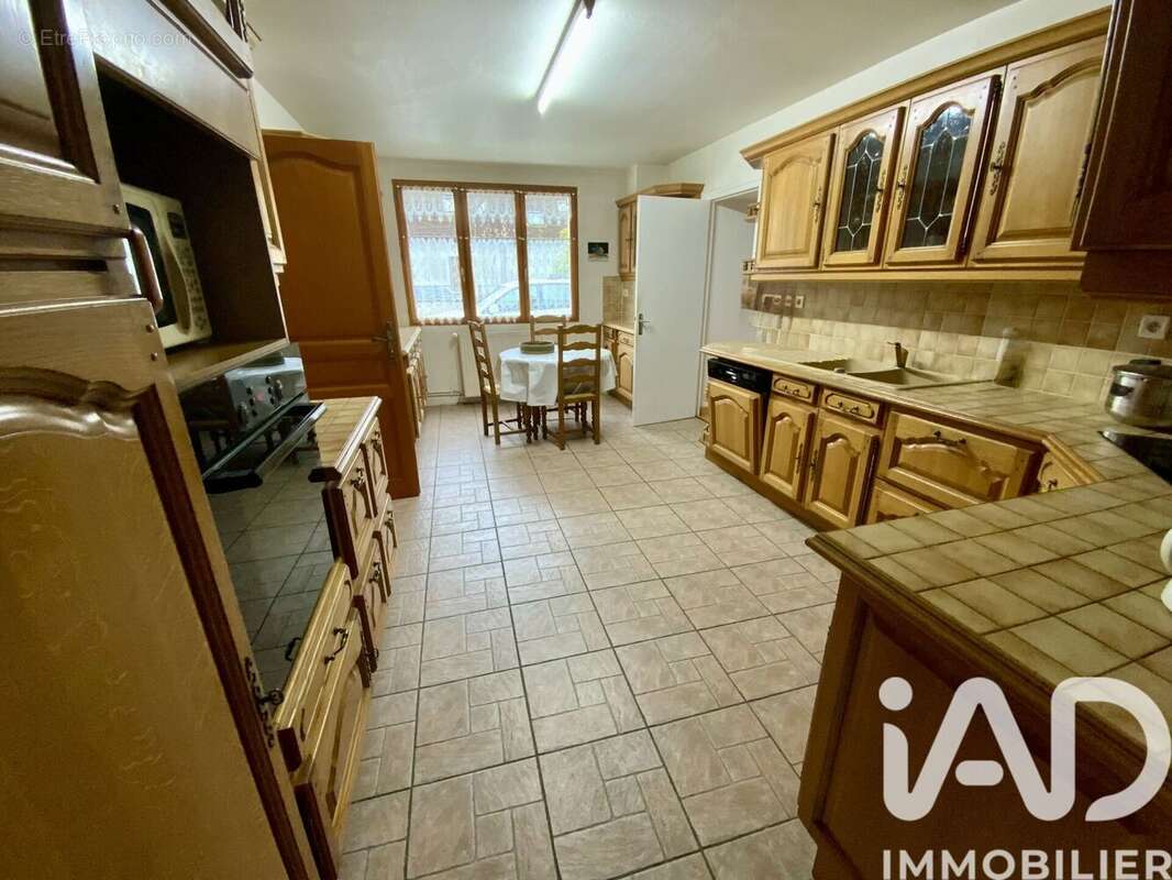 Maison 206 m² à Evry  - photo 5