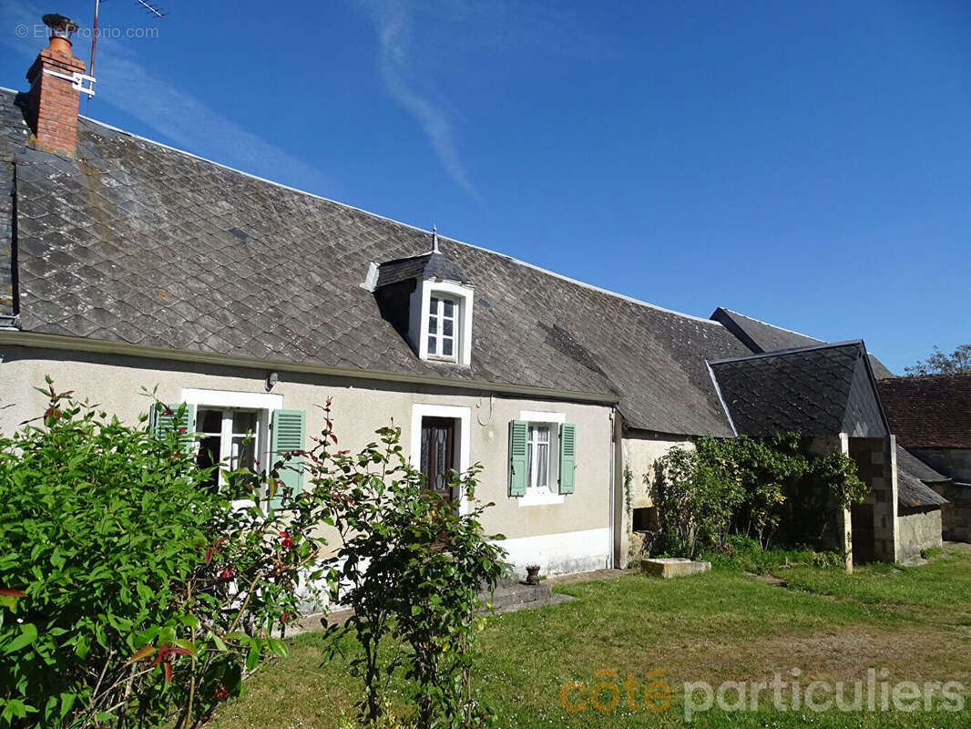 Maison à SAINT-HILAIRE-EN-LIGNIERES
