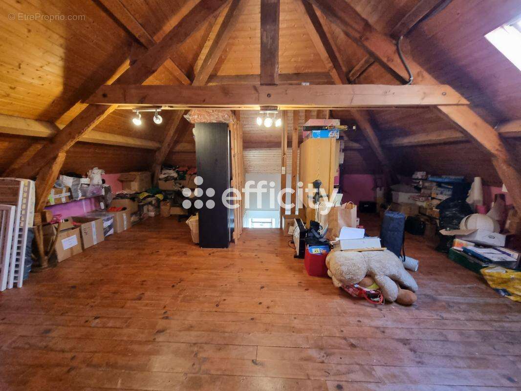 Maison à LE MALZIEU-VILLE