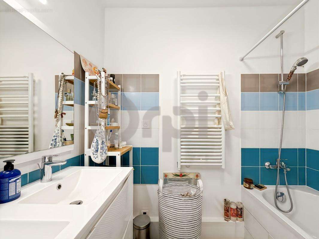 Appartement à PARIS-20E