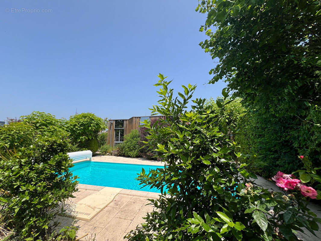 Maison à SAINT-MEDARD-EN-JALLES