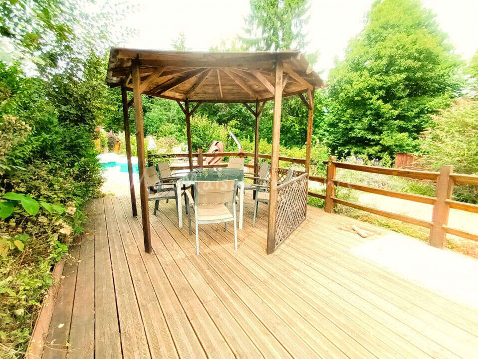 Maison à CHATEL-MONTAGNE