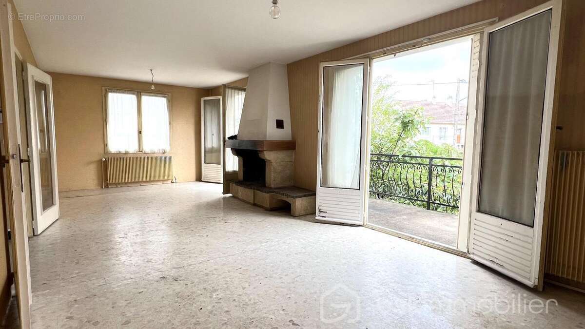 À VENDRE : Maison Individuelle de 142 m²  à  Fleury-les-Aubrais - photo 4