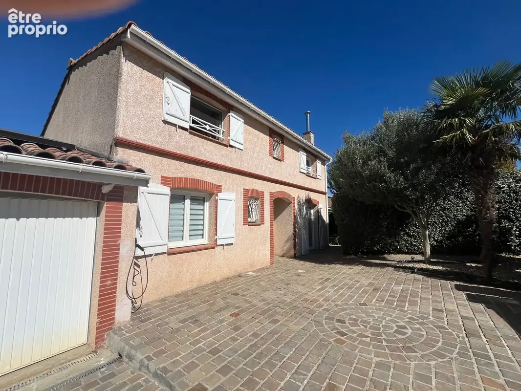 À vendre   saint-lys   maison t6 de 125 m2 avec piscine, garage et jardin arboré - photo 2