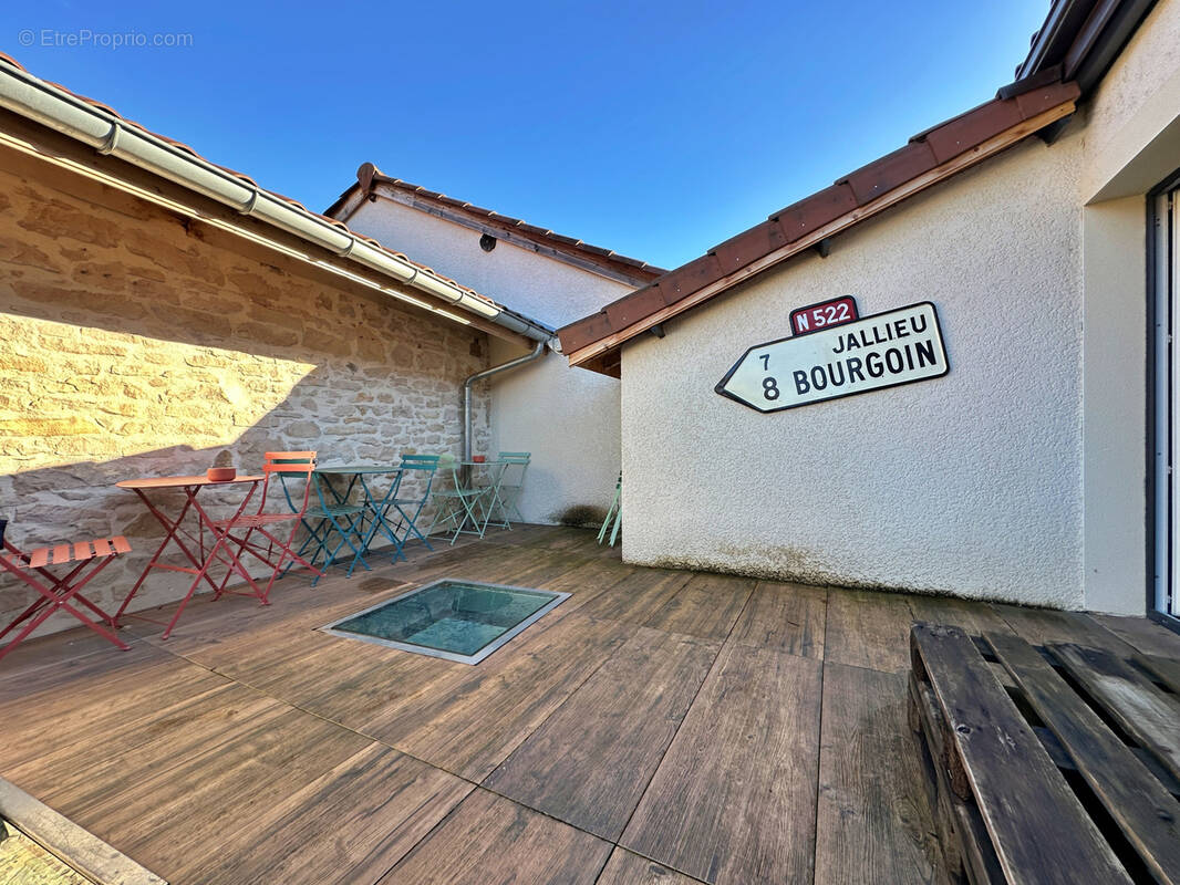 Appartement à BOURGOIN-JALLIEU