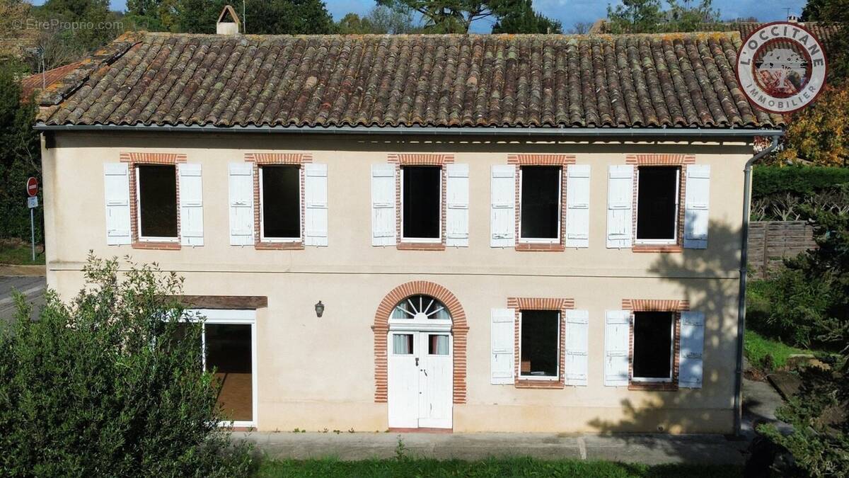 Maison à MONTAIGUT-SUR-SAVE