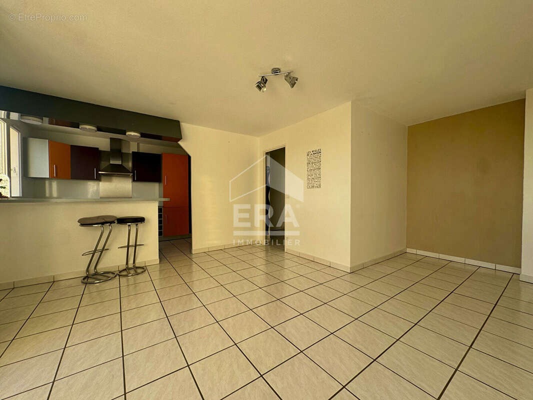 Appartement à COMBS-LA-VILLE