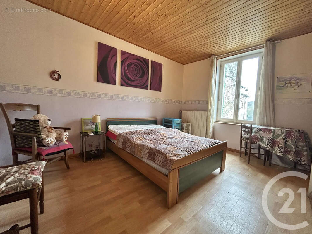 Maison à FEUGAROLLES