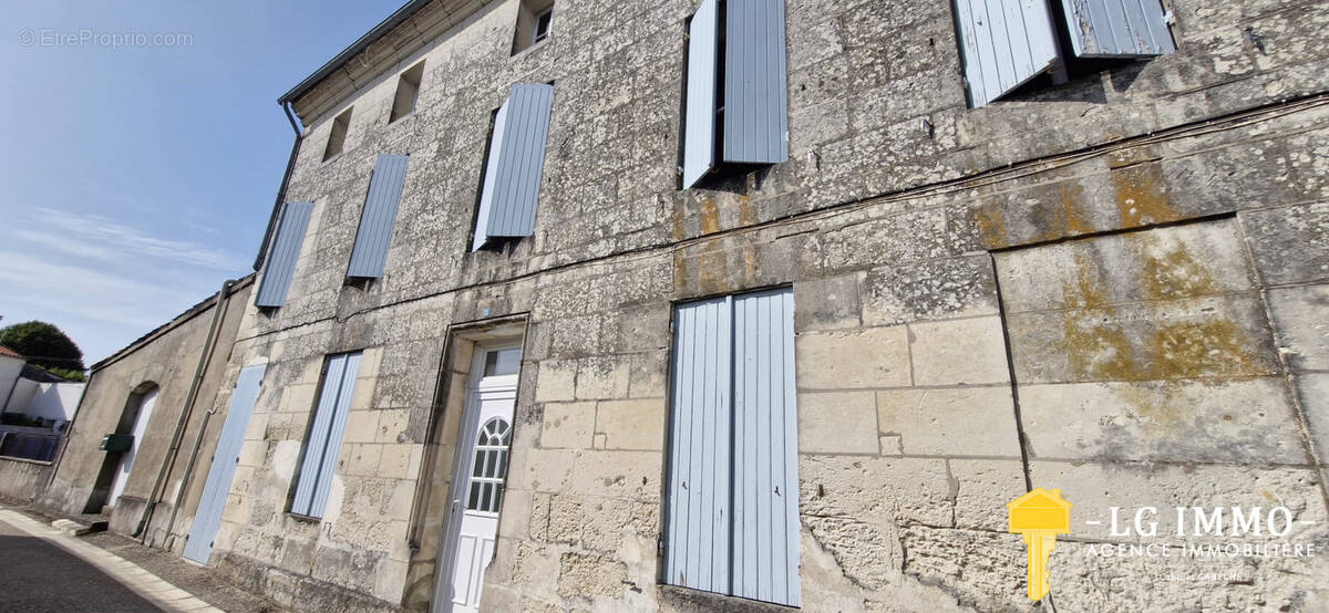 Maison à SAINT-FORT-SUR-GIRONDE