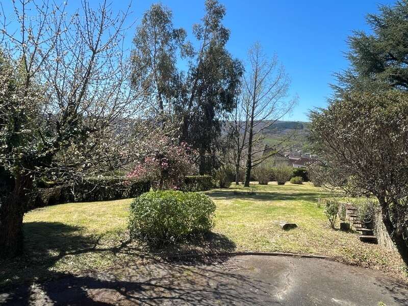 Maison à DECAZEVILLE